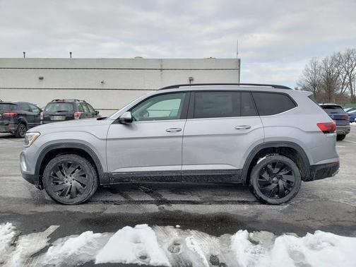 2025 Volkswagen Atlas 2.0T SE