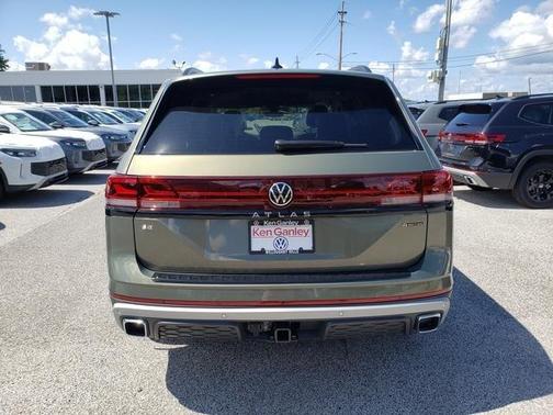 2025 Volkswagen Atlas 2.0T Peak Edition