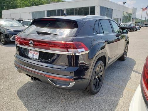 2025 Volkswagen Atlas Cross Sport 2.0T SE w/Technology