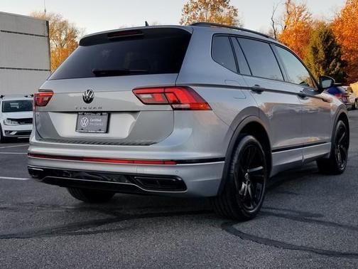 2023 Volkswagen Tiguan 2.0T SE R-Line Black