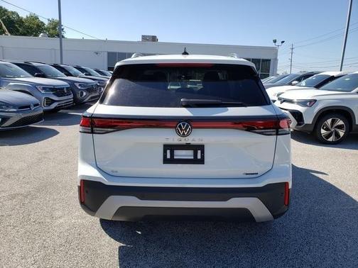 2025 Volkswagen Tiguan 2.0T SE