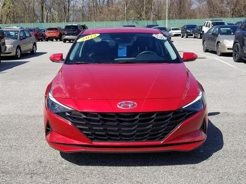 2022 Hyundai ELANTRA SEL