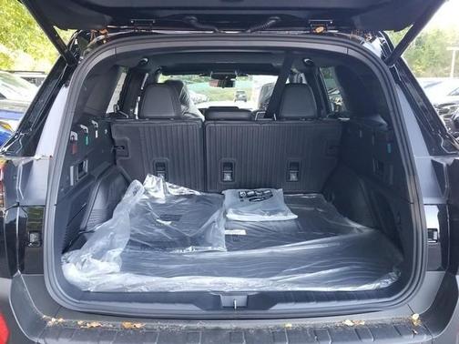 Crystal Black Silica 2026 Subaru Outback Touring XT