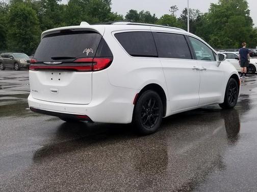 2021 Chrysler Pacifica Touring-L