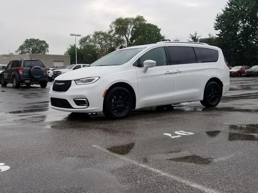 2021 Chrysler Pacifica Touring-L
