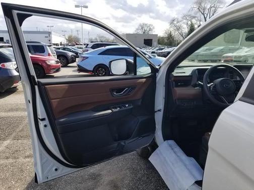 Crystal White Pearl 2026 Subaru Outback Touring XT