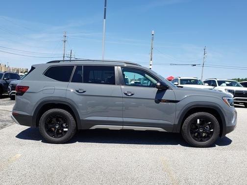 2025 Volkswagen Atlas 2.0T Peak Edition