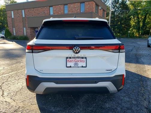 2025 Volkswagen Tiguan 2.0T SE