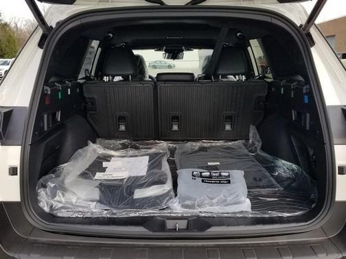 Crystal White Pearl 2026 Subaru Outback Touring XT