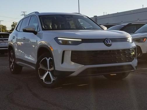 2025 Volkswagen Tiguan 2.0T SE