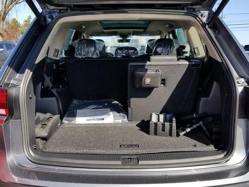2025 Volkswagen Atlas 2.0T SEL Premium R-Line