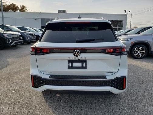 2026 Volkswagen Tiguan 2.0T SEL R-Line