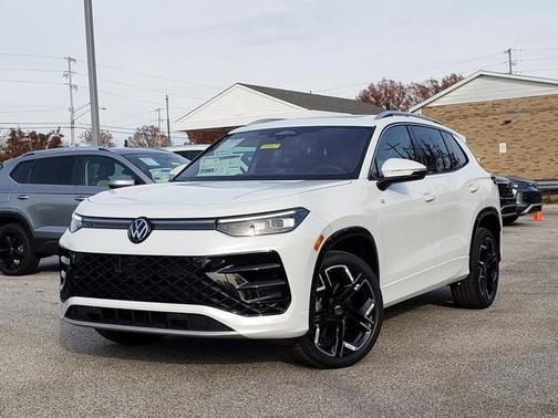 2026 Volkswagen Tiguan 2.0T SEL R-Line