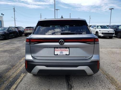 2025 Volkswagen Tiguan 2.0T SE