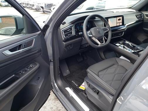 2026 Volkswagen Atlas Cross Sport 2.0T SE