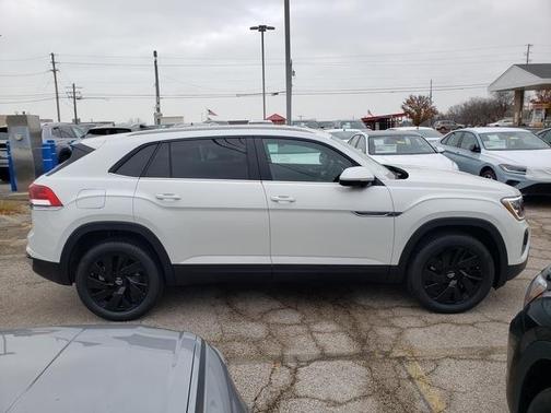 2026 Volkswagen Atlas Cross Sport 2.0T SE