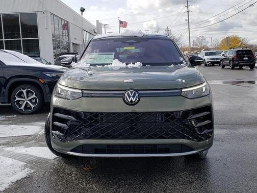 2026 Volkswagen Tiguan 2.0T SEL R-Line