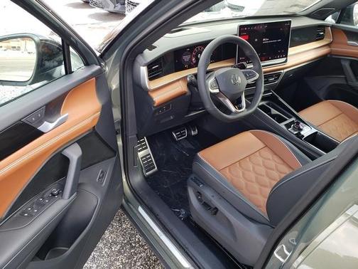 2026 Volkswagen Tiguan 2.0T SEL R-Line