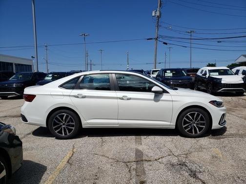 2025 Volkswagen Jetta 1.5T SE