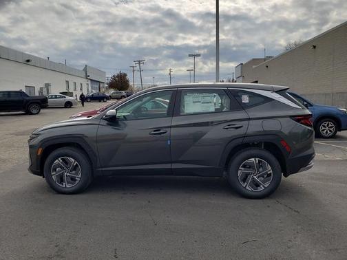 2026 Hyundai TUCSON Hybrid Blue SE