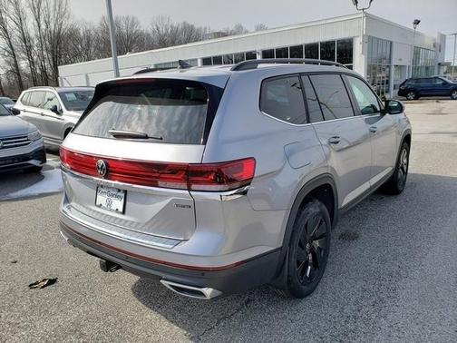 2025 Volkswagen Atlas 2.0T SE