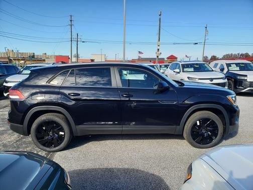 2026 Volkswagen Atlas Cross Sport 2.0T SE