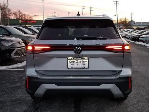 2026 Volkswagen Tiguan 2.0T SE