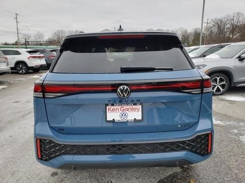 2026 Volkswagen Tiguan 2.0T SE R-Line Black