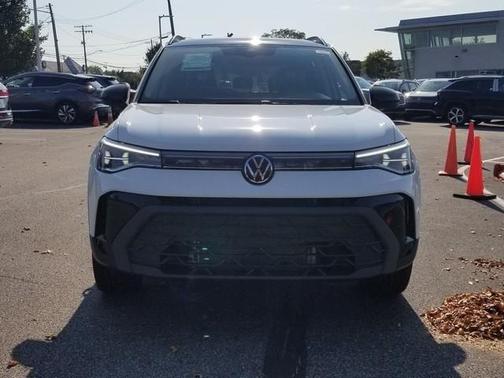 2025 Volkswagen Taos 1.5T SE Black