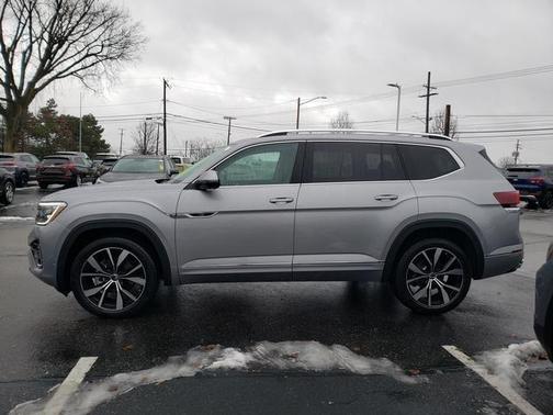 2025 Volkswagen Atlas 2.0T SEL Premium R-Line