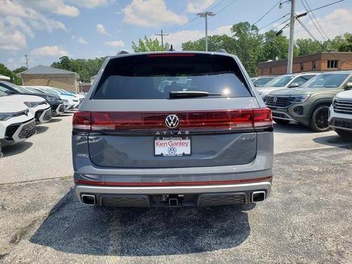 2025 Volkswagen Atlas 2.0T Peak Edition