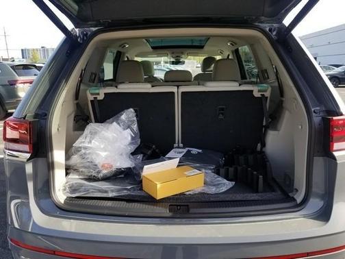 2025 Volkswagen Atlas 2.0T SEL Premium R-Line