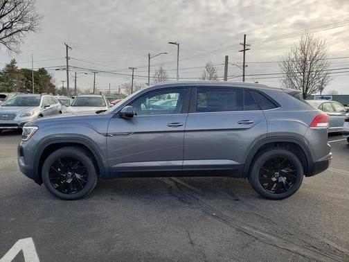 2025 Volkswagen Atlas Cross Sport 2.0T SE w/Technology