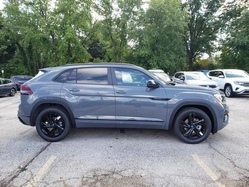 2026 Volkswagen Atlas Cross Sport 2.0T SEL R-Line Black