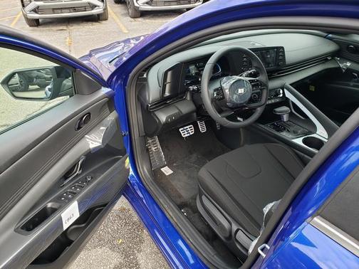 2026 Hyundai ELANTRA SEL