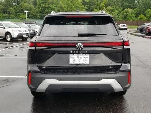 2025 Volkswagen Tiguan 2.0T SE