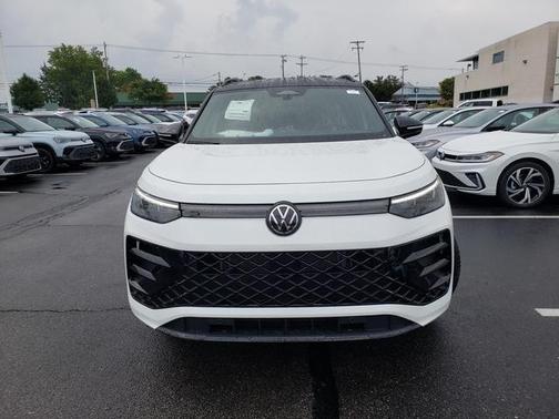 2025 Volkswagen Tiguan 2.0T SE R-Line Black