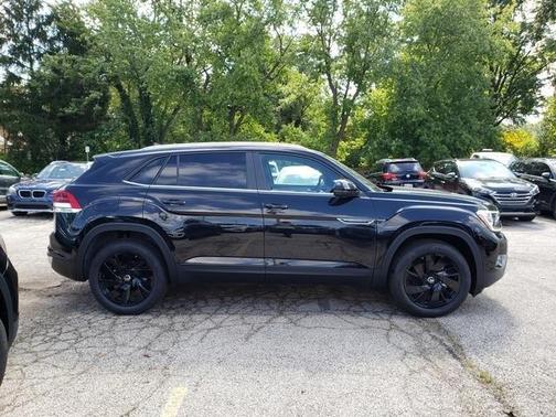 2026 Volkswagen Atlas Cross Sport 2.0T SE w/Technology