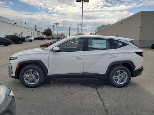 2026 Hyundai TUCSON SE