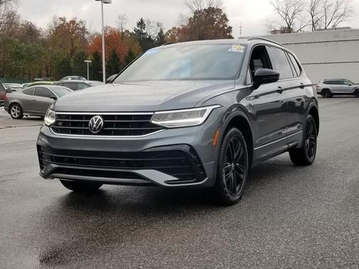 2022 Volkswagen Tiguan 2.0T SE R-Line Black