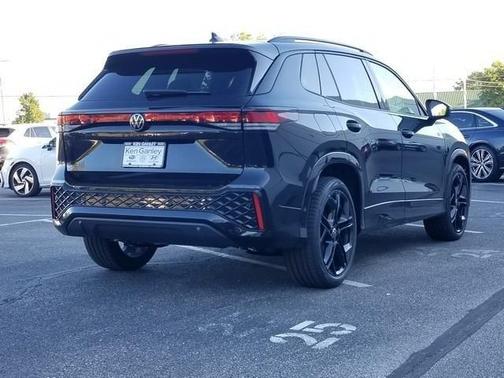 2025 Volkswagen Tiguan 2.0T SE R-Line Black