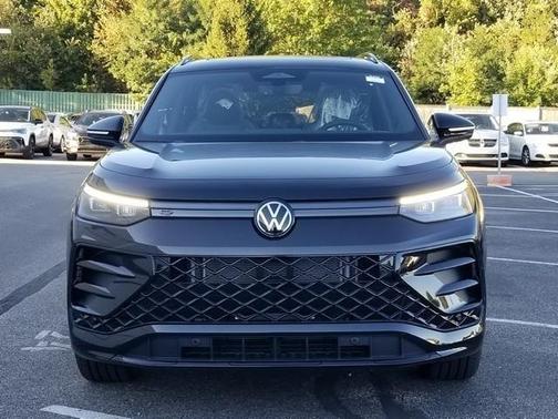 2025 Volkswagen Tiguan 2.0T SE R-Line Black