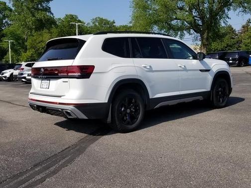 2025 Volkswagen Atlas 2.0T Peak Edition