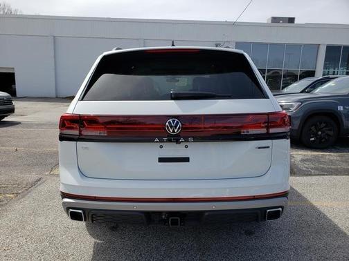2025 Volkswagen Atlas 2.0T Peak Edition