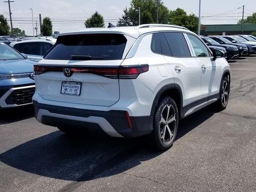 2025 Volkswagen Tiguan 2.0T SE