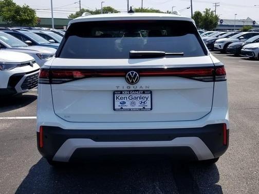 2025 Volkswagen Tiguan 2.0T SE