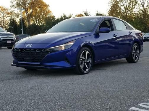 2023 Hyundai ELANTRA SEL