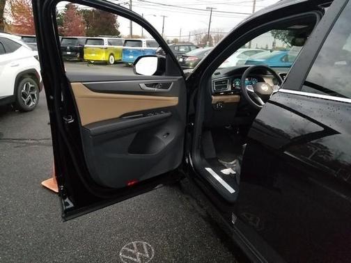 2026 Volkswagen Atlas Cross Sport 2.0T SE