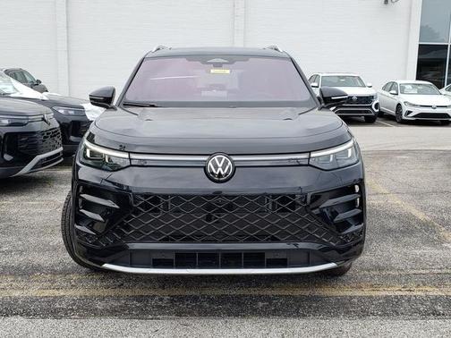 2025 Volkswagen Tiguan 2.0T SEL R-Line