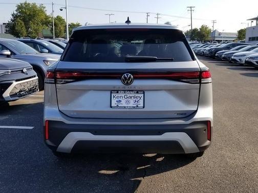 2025 Volkswagen Tiguan 2.0T SE